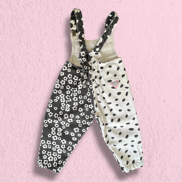 VINTAGE BABY GUESS Sz 24 Months Denim Overalls BLACK/WHITE DAISY PRINTS POCKETS - Picture 3 of 7